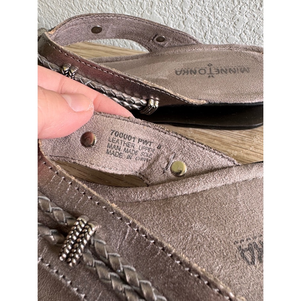 Minnetonka Womens Pewter Metallic Leather Braided Thong Wedge Sandals Size 8 - Picture 6 of 10